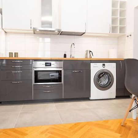 Househost Apt - Krowoderska 55 Krakow Luaran gambar
